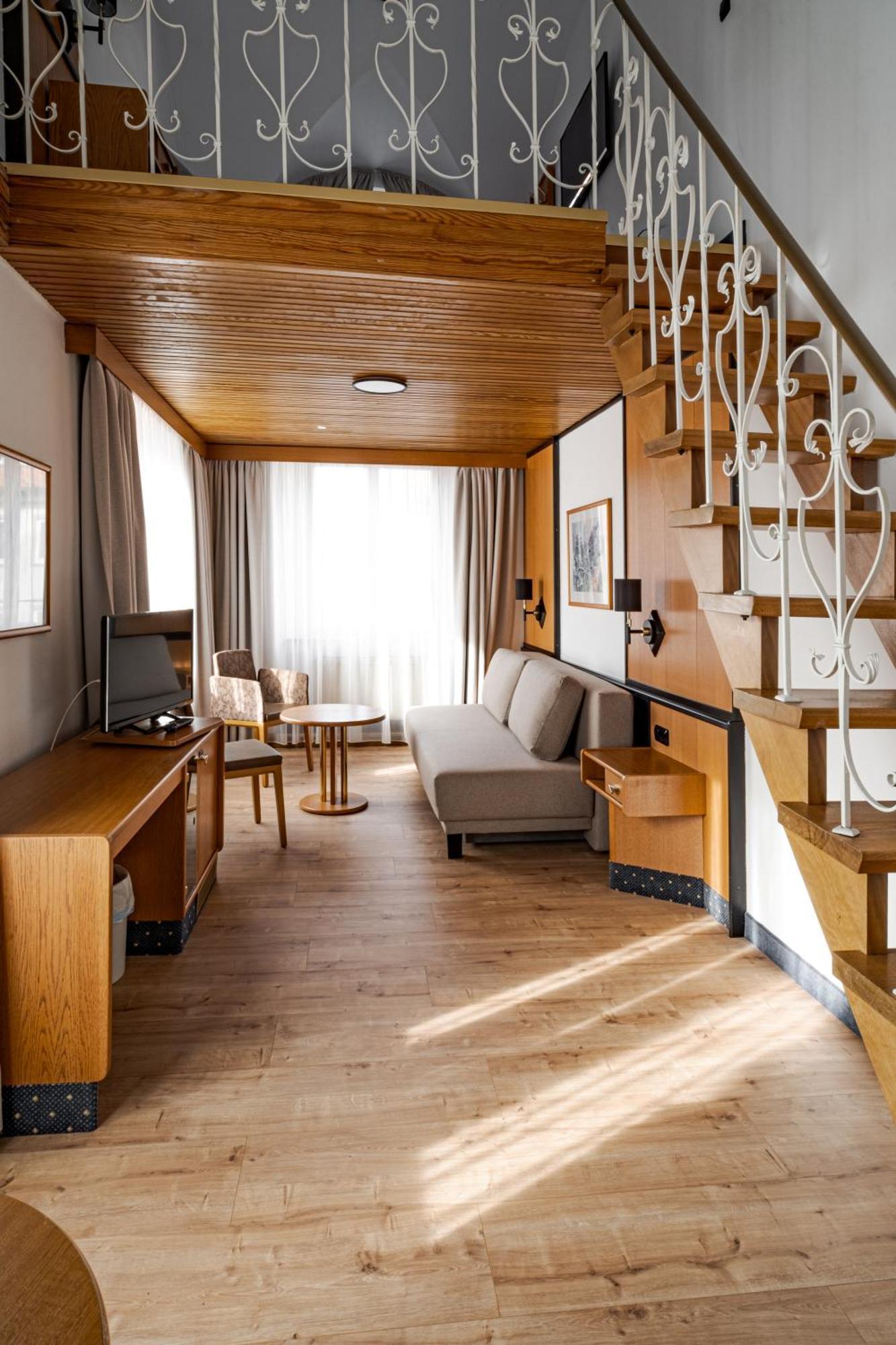 Hotel Goldener Hirsch Kaufbeuren Eksteriør bilde