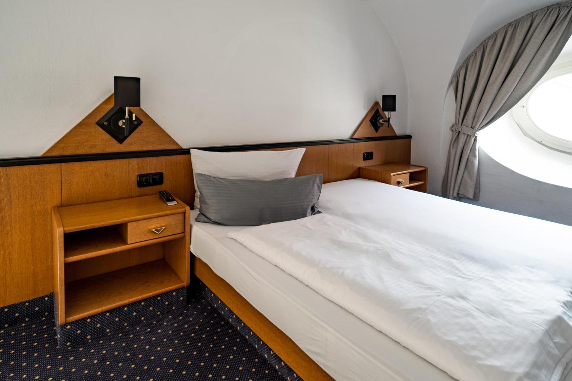 Hotel Goldener Hirsch Kaufbeuren Eksteriør bilde