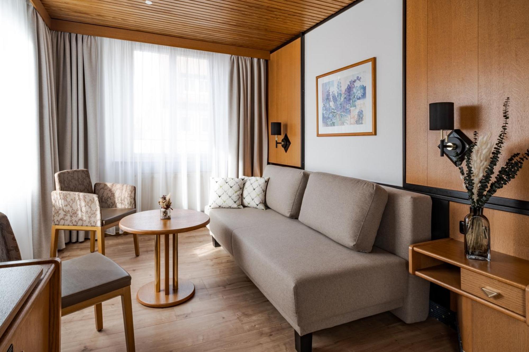Hotel Goldener Hirsch Kaufbeuren Eksteriør bilde